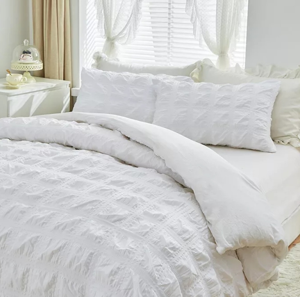 NWOT Queen Sz Comforter Set